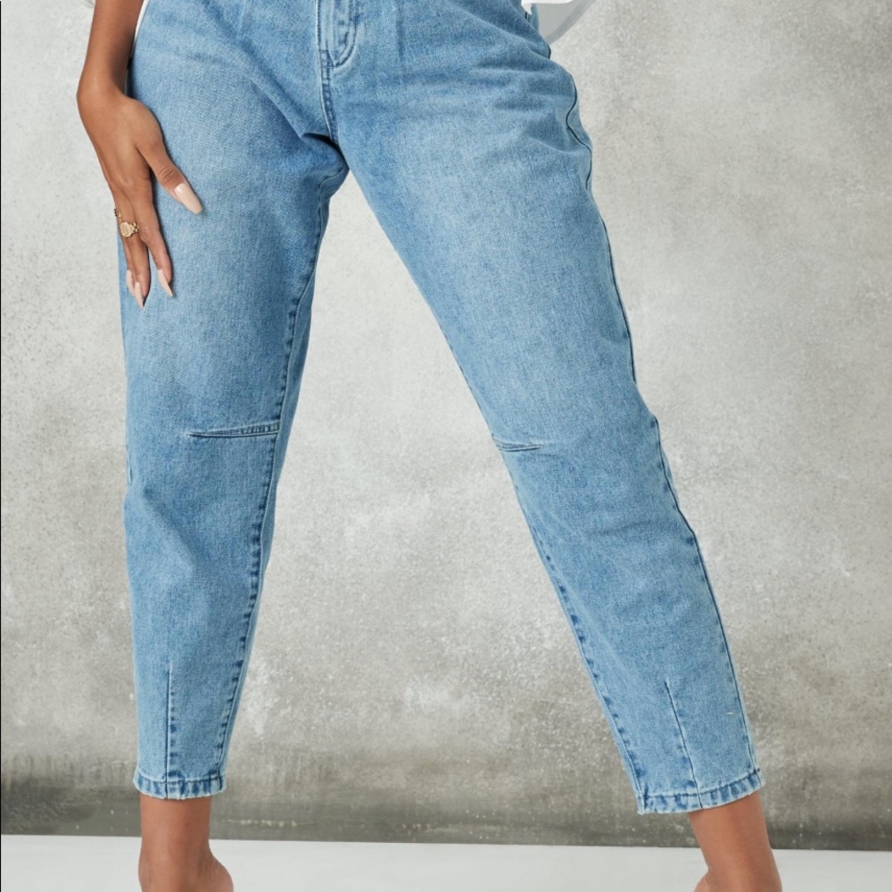 Carrot Leg Jeans (High Rise)